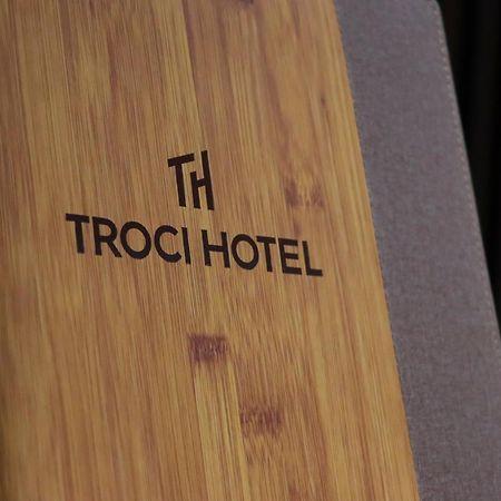 Troci Hotel Kamez Экстерьер фото
