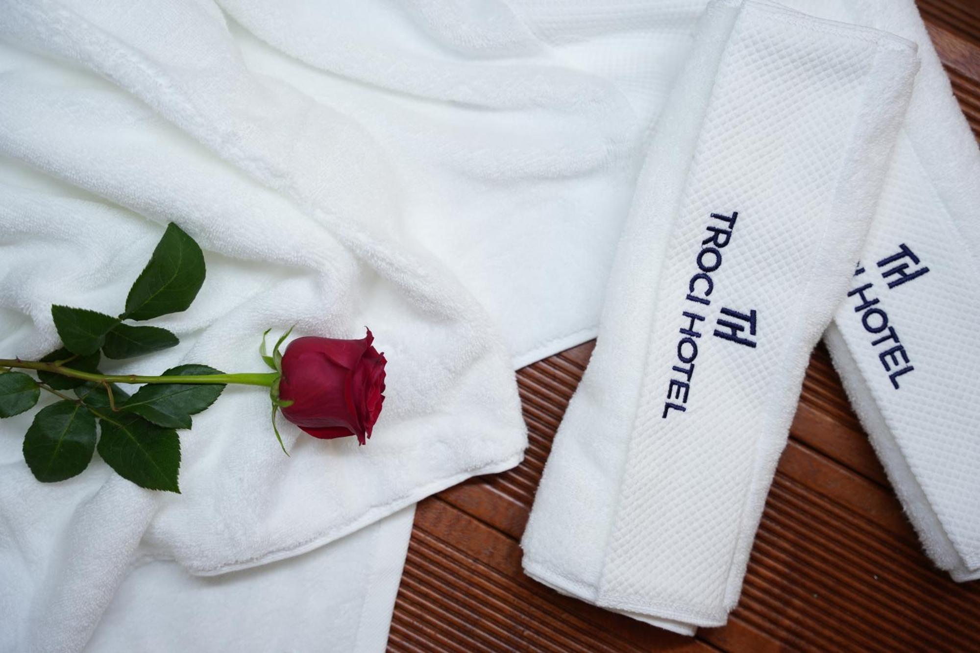 Troci Hotel Kamez Экстерьер фото