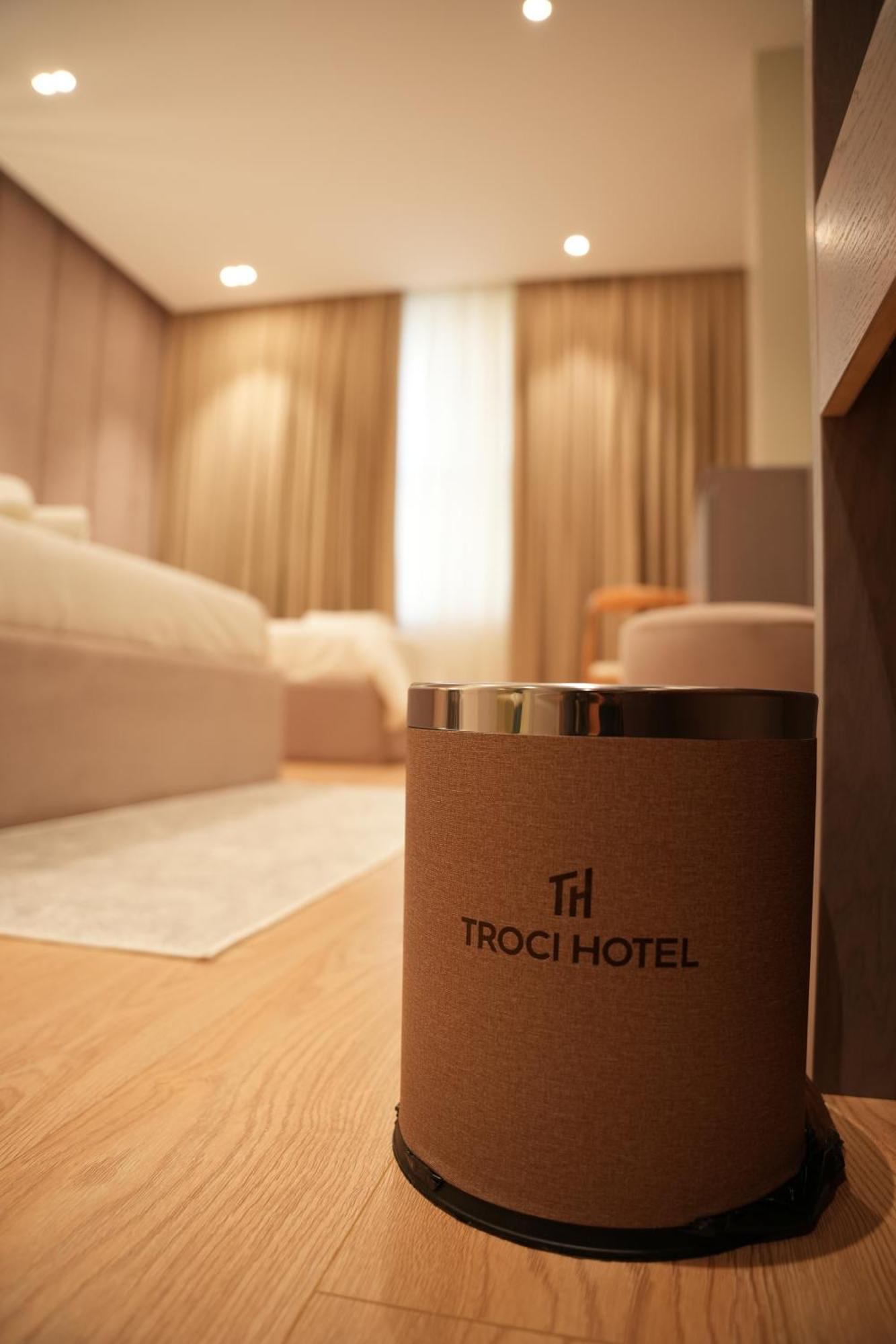 Troci Hotel Kamez Экстерьер фото