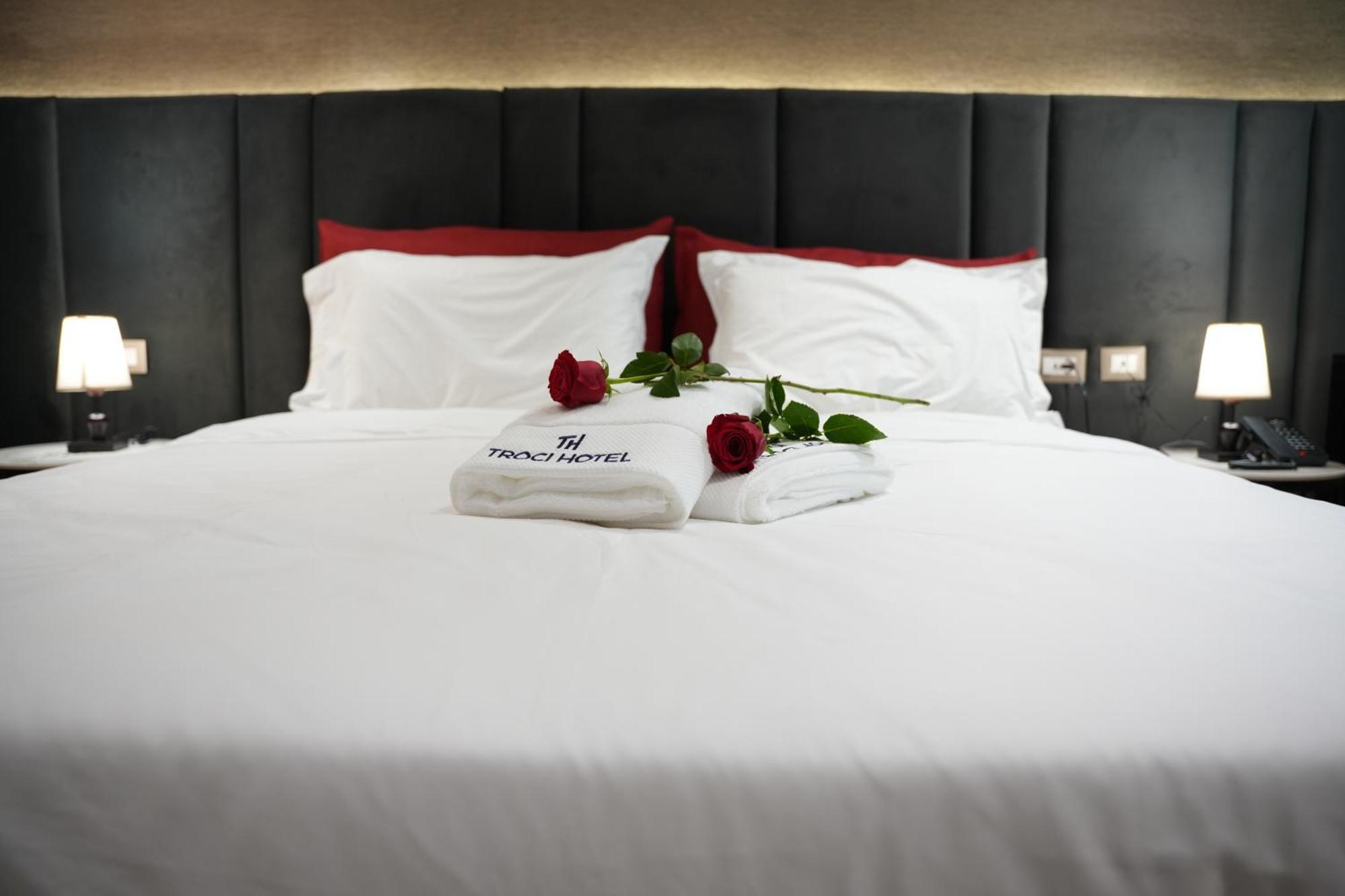 Troci Hotel Kamez Экстерьер фото