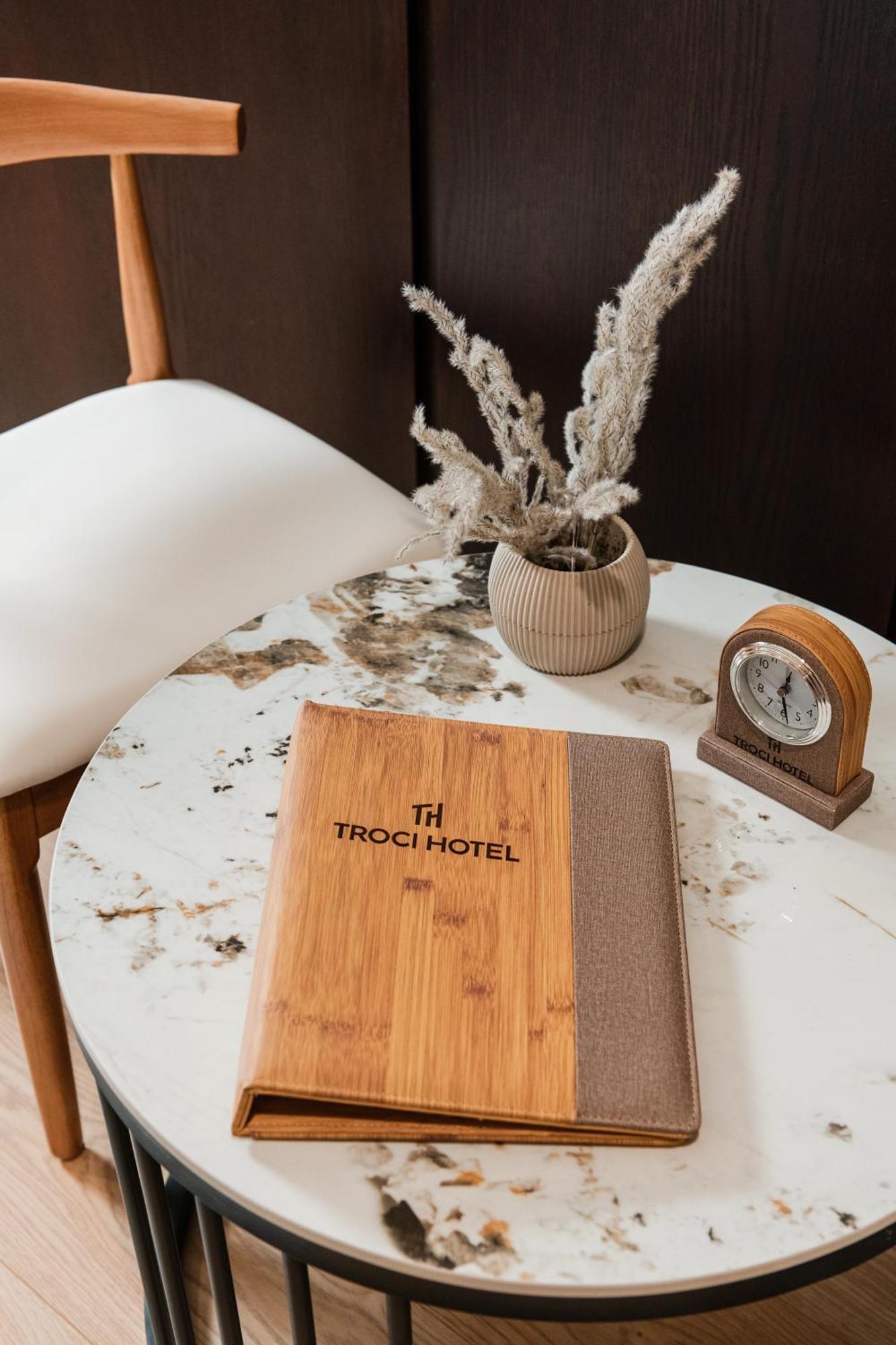 Troci Hotel Kamez Экстерьер фото