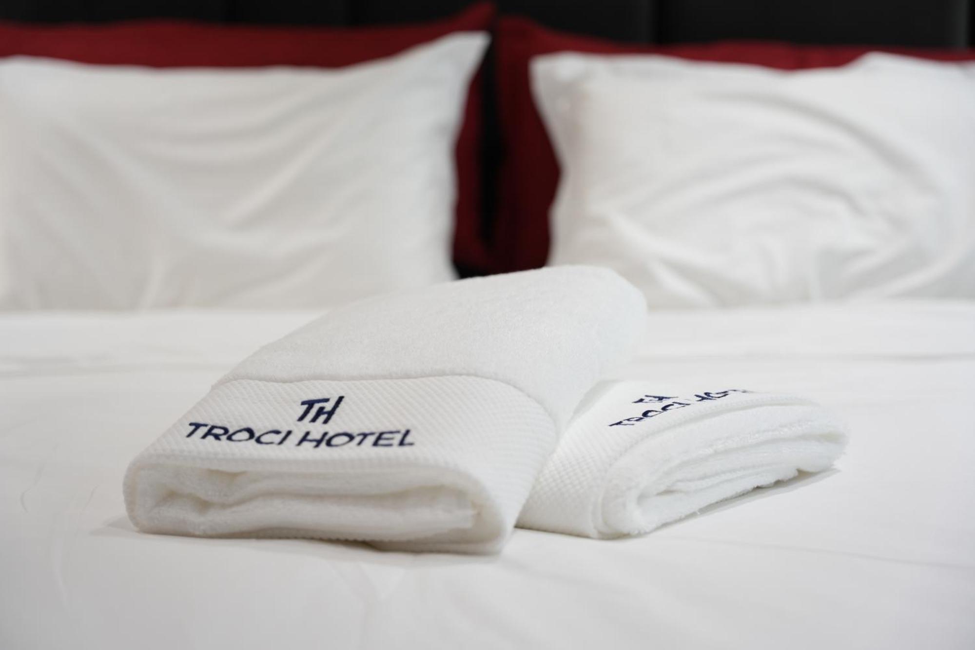 Troci Hotel Kamez Экстерьер фото