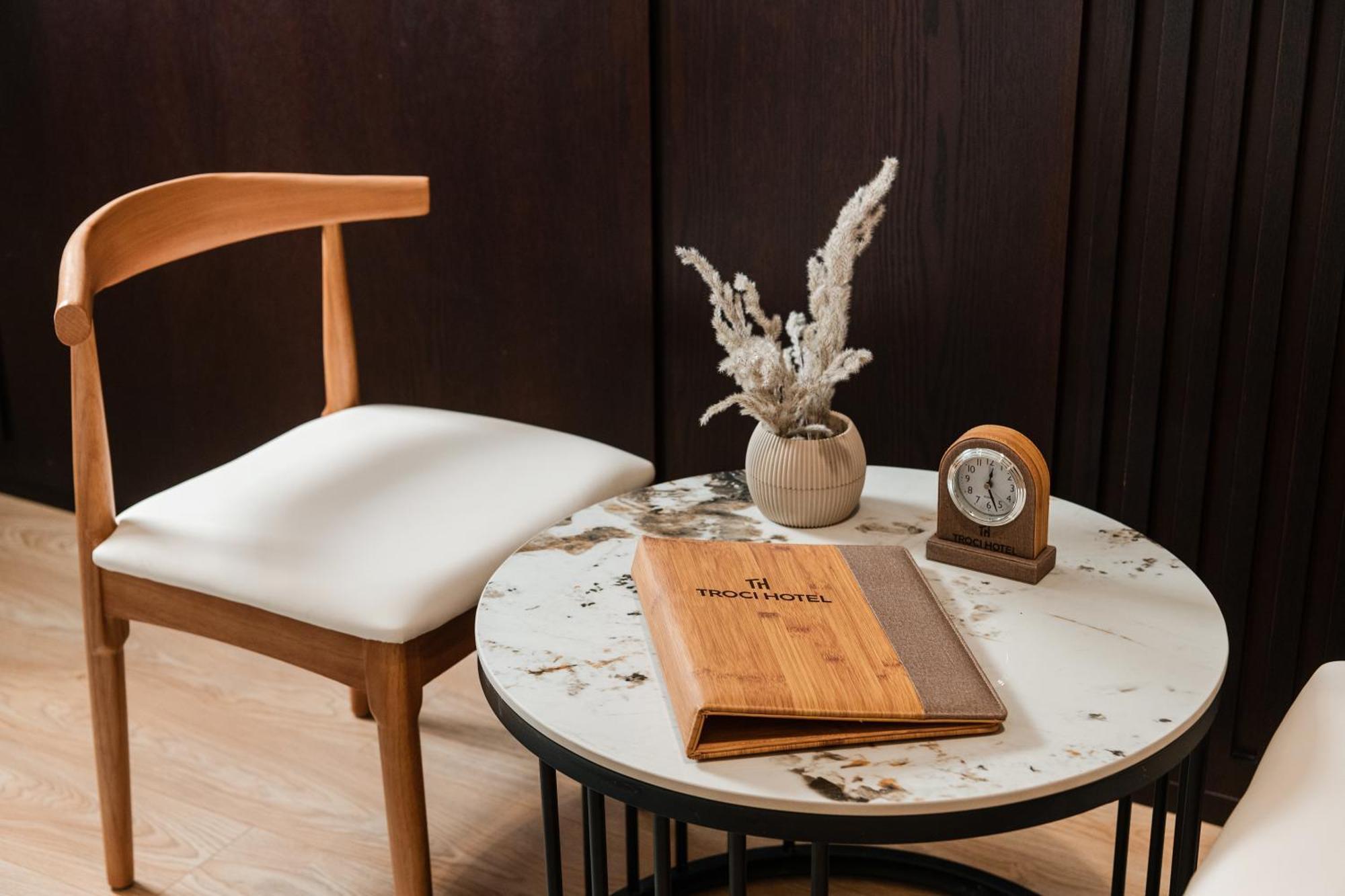 Troci Hotel Kamez Экстерьер фото