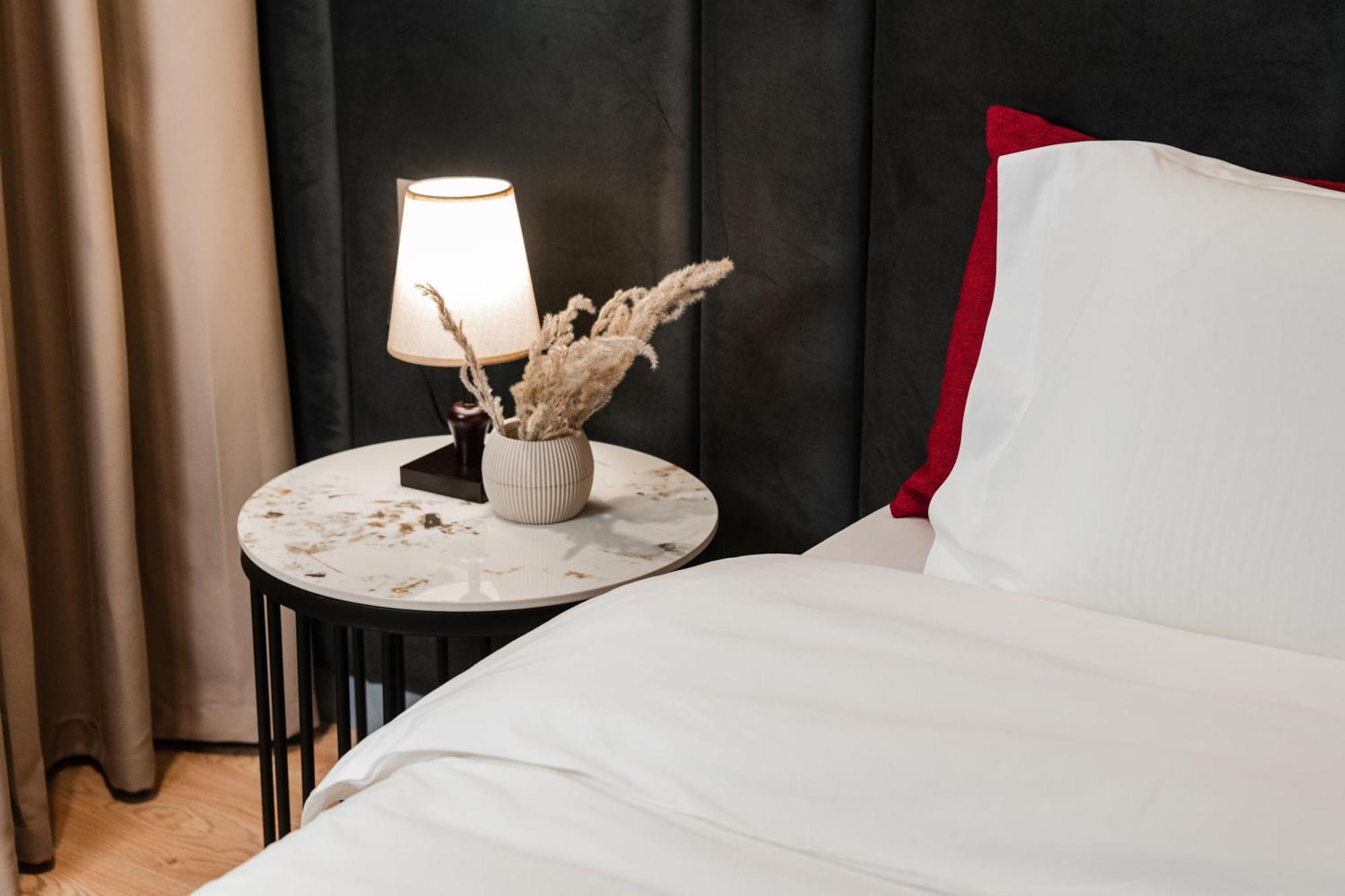 Troci Hotel Kamez Экстерьер фото