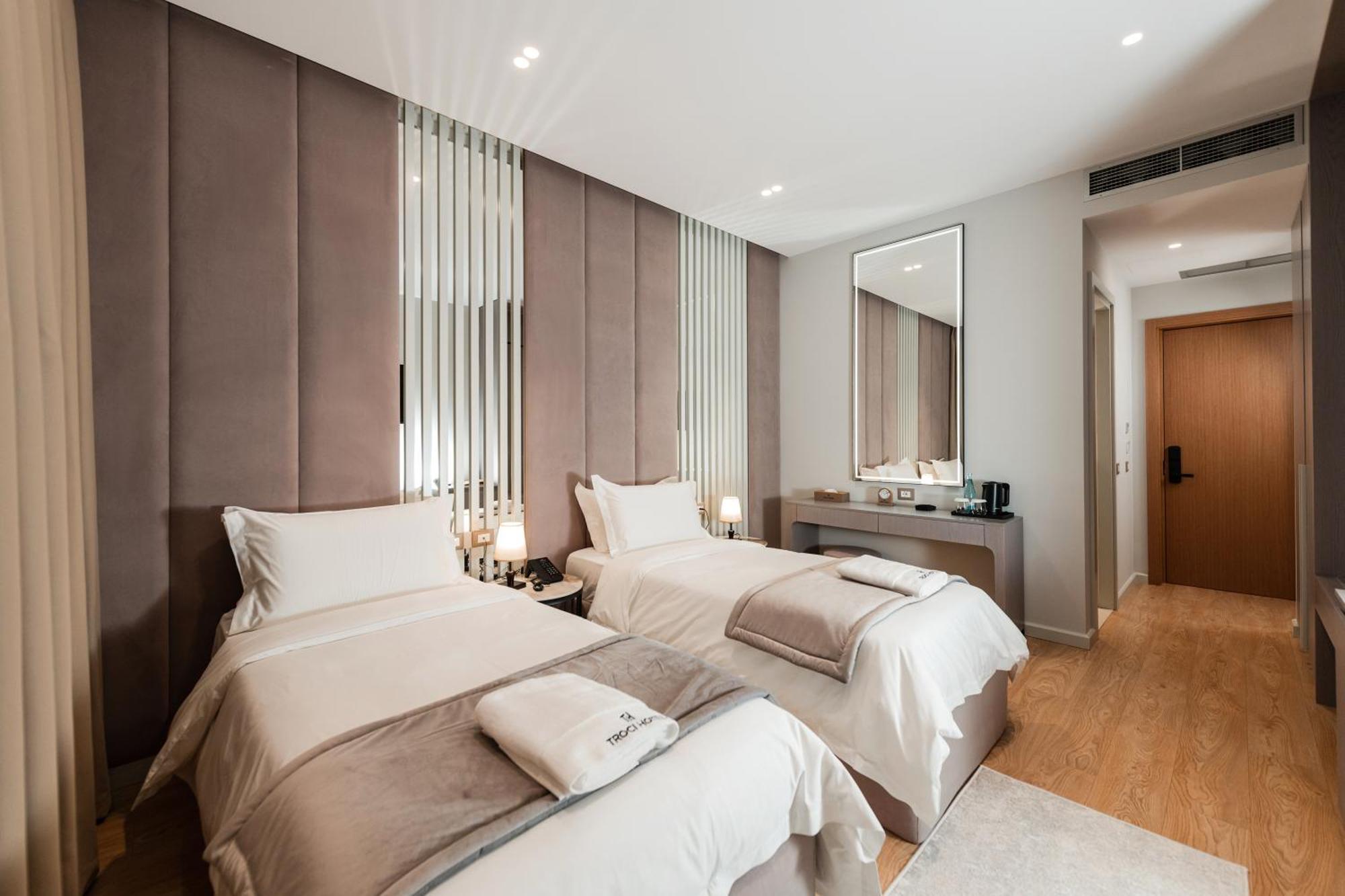 Troci Hotel Kamez Экстерьер фото