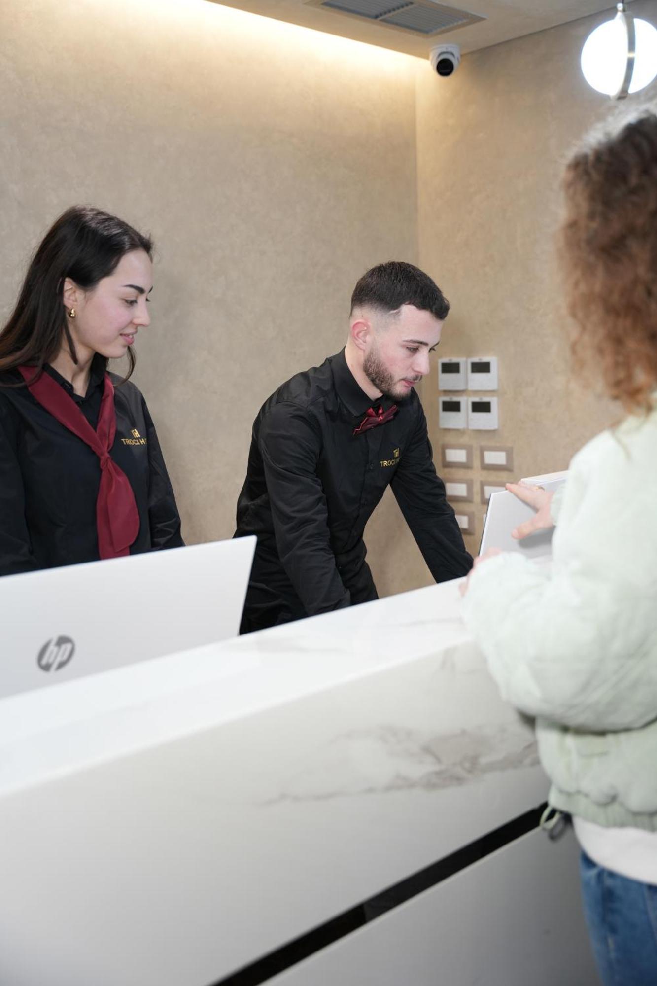 Troci Hotel Kamez Экстерьер фото